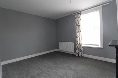 4 bedroom terraced house to rent - Photo 2