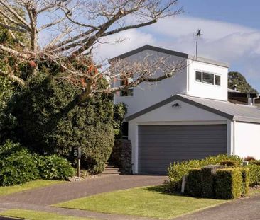 Welcome Bay Immaculate Home - Photo 1