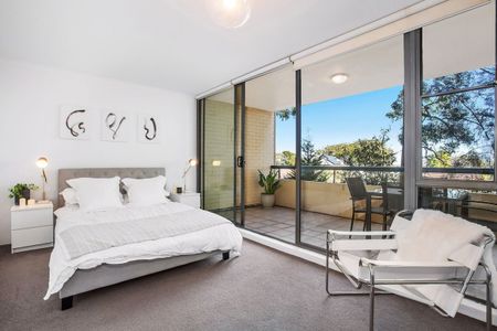 Whisper Quiet Haven In Brilliant Location - Townhouse Style Apartment - Photo 4