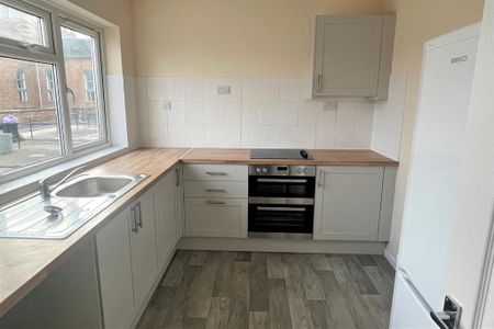 3 bedroom apartment to rent - Photo 5