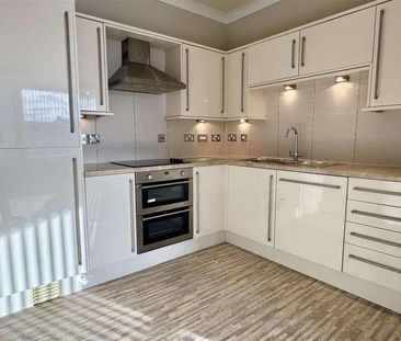 Prince Of Wales Terrace, Scarborough, YO11 - Photo 2