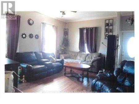 45 GOWAN STREET - Photo 4