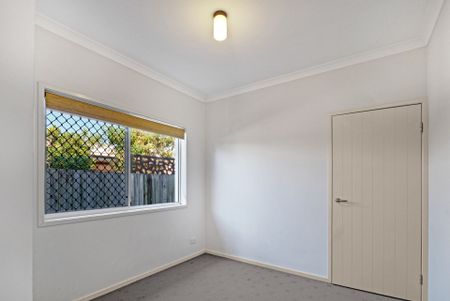 4-Bedroom Home in Highly Desired Kawana Forest&excl; - Photo 5