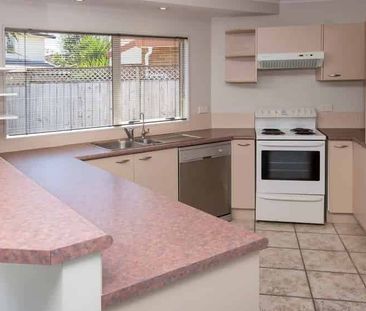 MANUREWA, 3 BEDROOMS - Photo 1
