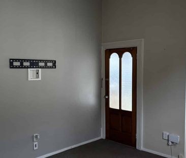Private 2 bedroom back unit - Photo 5