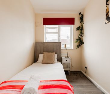 Room in a Shared House, Godbold Road, E15 - Photo 6