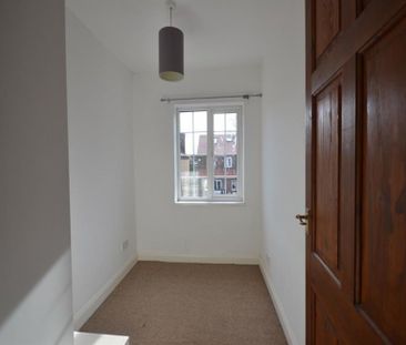 3 Bedroom Semi Detached To Let - Photo 5