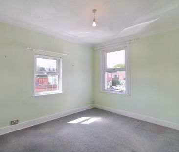 4 bedroom semi-detached house to rent - Photo 3