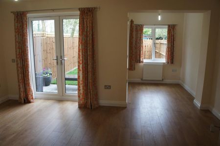 3 bedroom House To Let - Photo 2