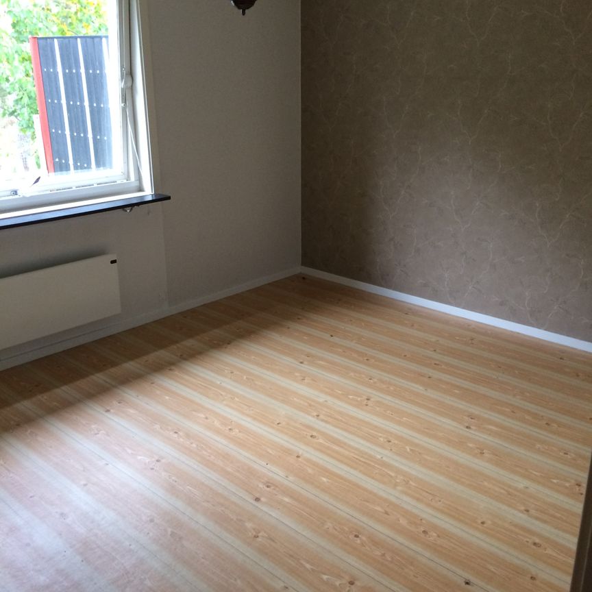 Adelswärdsvägen, Överum - Foto 1