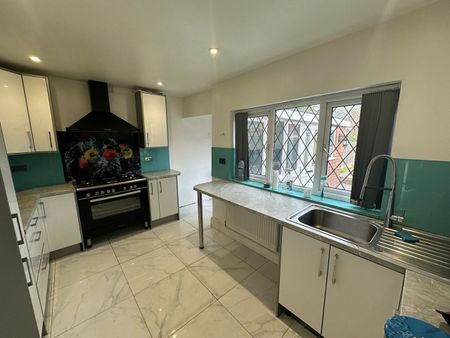 3 Bed Semi-Detached House, Stechford Road, B34 - Photo 3