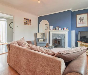 2 bedroom semi-detached house to rent - Photo 2