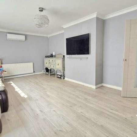 Horsegate, Market Deeping, PE6 - Photo 1