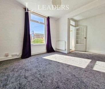 Middlecroft Lane, PO12 - Photo 1