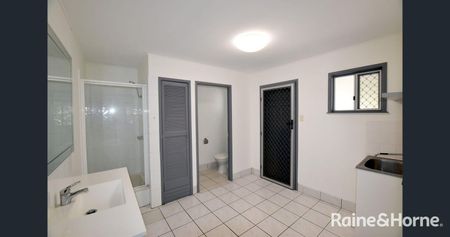 NEAT AND TIDY UNIT, CLOSE TO CBD! - Photo 4