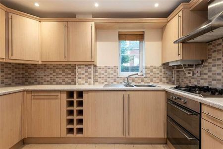 Amethyst House, Amethyst Drive, Sittingbourne, Kent, ME10 - Photo 4