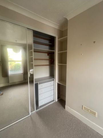 2 Bed Flat, Princes Crescent, BN2 - Photo 3