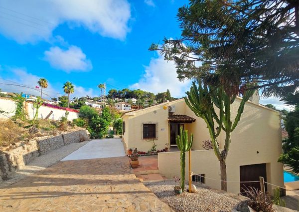 SPACIOUS VILLA FOR RENT FOR LONG TERM INCLUDING SUMMER