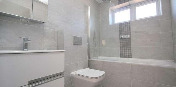 St Lukes Road, Old Windsor, SL4 - Photo 2