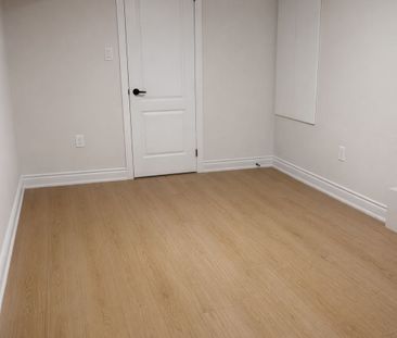 For Lease - 25 Delport Close, Brampton, Ontario - Photo 3