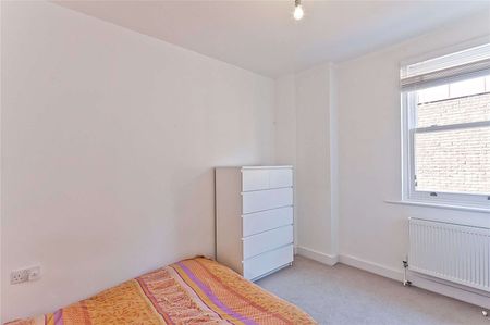 A modern one bedroom apartment in the heart of Guildford town centre. - Photo 3