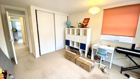 2 bedroom flat to rent - Photo 3
