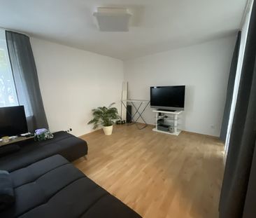 Schöne 2,5-Zimmer-Wohnung mit optimalem Schnitt und Balkon in Duisb... - Photo 1