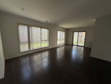 Modern Townhouse - Perfectly Positioned! - Photo 3