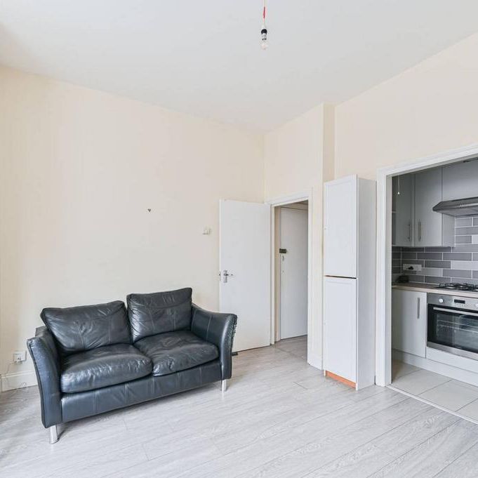 1 bedroom flat to rent - Photo 1