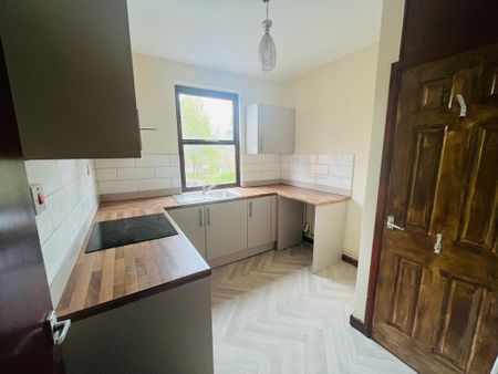 3 bedroom flat to rent - Photo 5