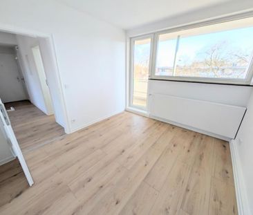 **Frisch renoviert: +neuer Laminat +weiße Wände +neues Tageslichtba... - Photo 2