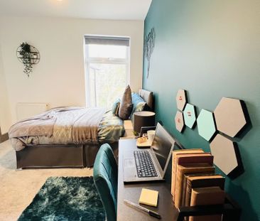 BEDROOM 5 – MEDIUM DOUBLE ENSUITE - Photo 2