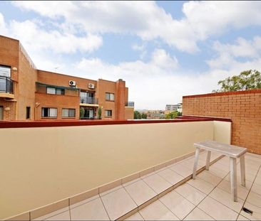 CONVENIENT & SPACIOUS UNINT IN A PRIME LOCATION - Photo 6