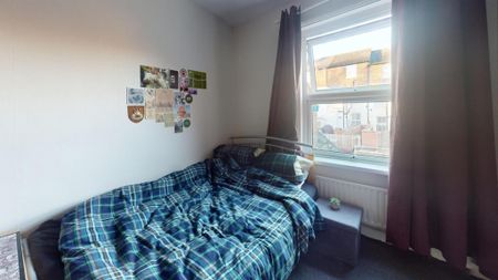 4 bedroom terraced house to rent - Photo 5