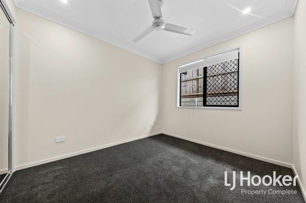 Modern Family Living in Yarrabilba - Photo 1