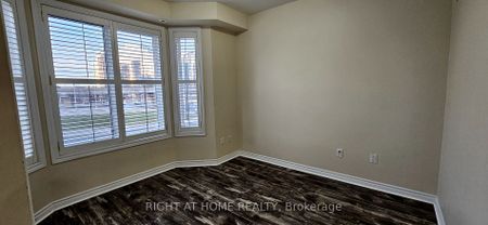 Condo Townhouse For Lease | E7337004 - Photo 2