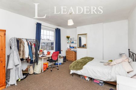 6 bedroom house to rent Gedling Grove, Nottingham, Nottinghamshire, NG7 - Photo 2