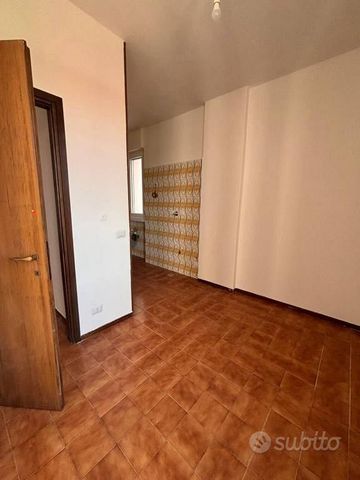 Appartamento di 104 m² con 3 locali e box auto a M - Photo 4