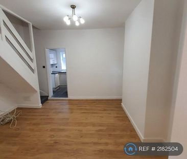 3 bedroom end of terrace house to rent - Photo 4