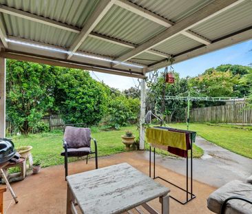 Attractive, Low-set Brick Home in Convenient Location - Photo 3