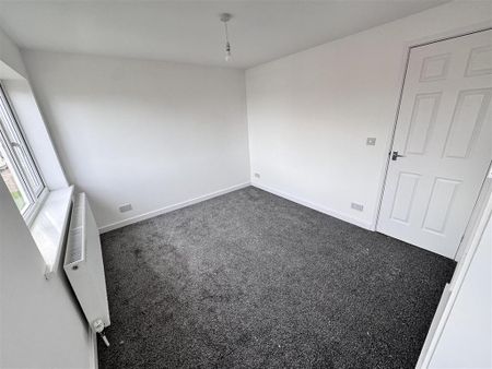 2 bedroom semi-detached house to rent - Photo 5