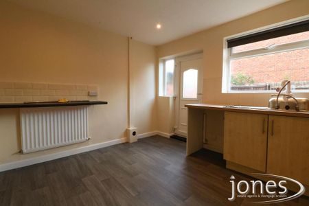 2 bedroom end of terrace house to rent - Photo 5
