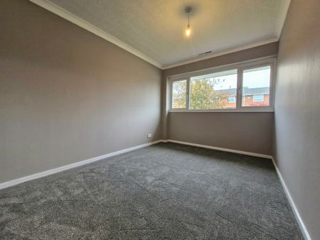 3 bedroom semi-detached to let - Photo 4