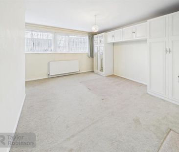 4 bedroom semi-detached house to rent - Photo 2