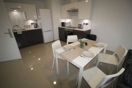 Flat 63, Samara Plaza, LS2 9DU, Leeds - Photo 4