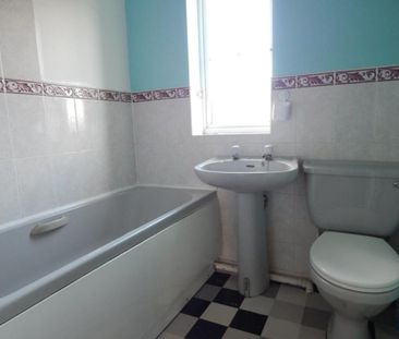 3 bedroom end of terrace house to rent - Photo 6