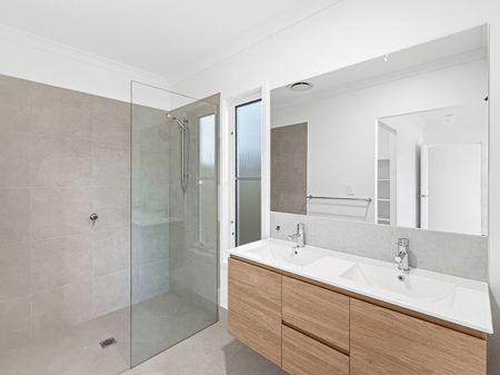 Modern - Low Maintenance - Pool - Photo 5