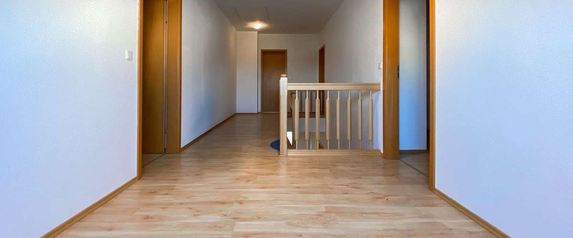 Mackenbach - freistehendes Einfamilienhaus mit 5 Zimmer, 3 Bädern, neue EBK, Garage, großer Garten - Foto 1