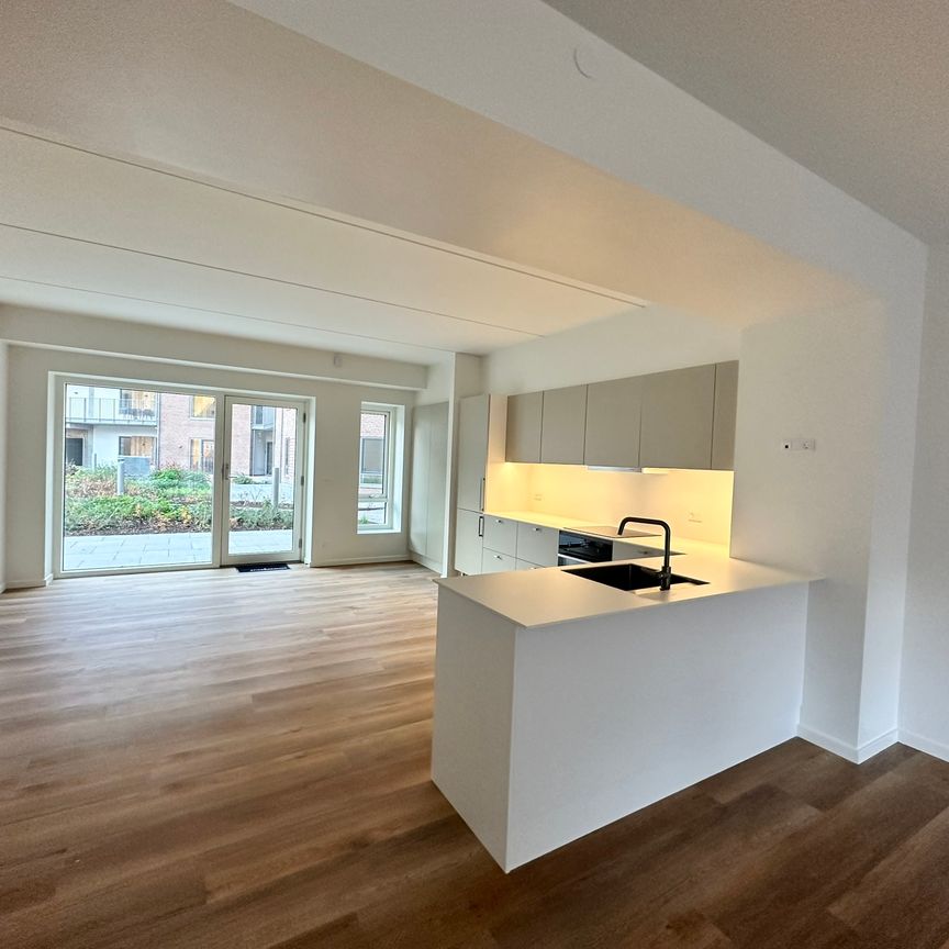 Moderne 4-værelses lejlighed med altan og fjordudsigt - Photo 1