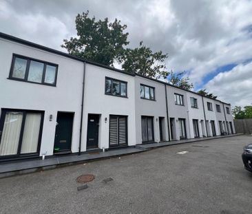 1 bedroom mews to rent - Photo 3